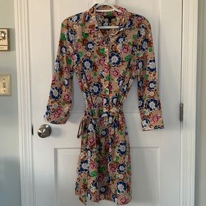 Excellent condition. Banana Republic Spring/Summer long sleeve dress